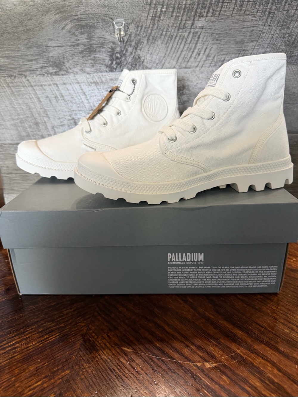 NIB Women Palladium Pampa Hi Boots White Canvas Chunky Lug Sole Sz 10